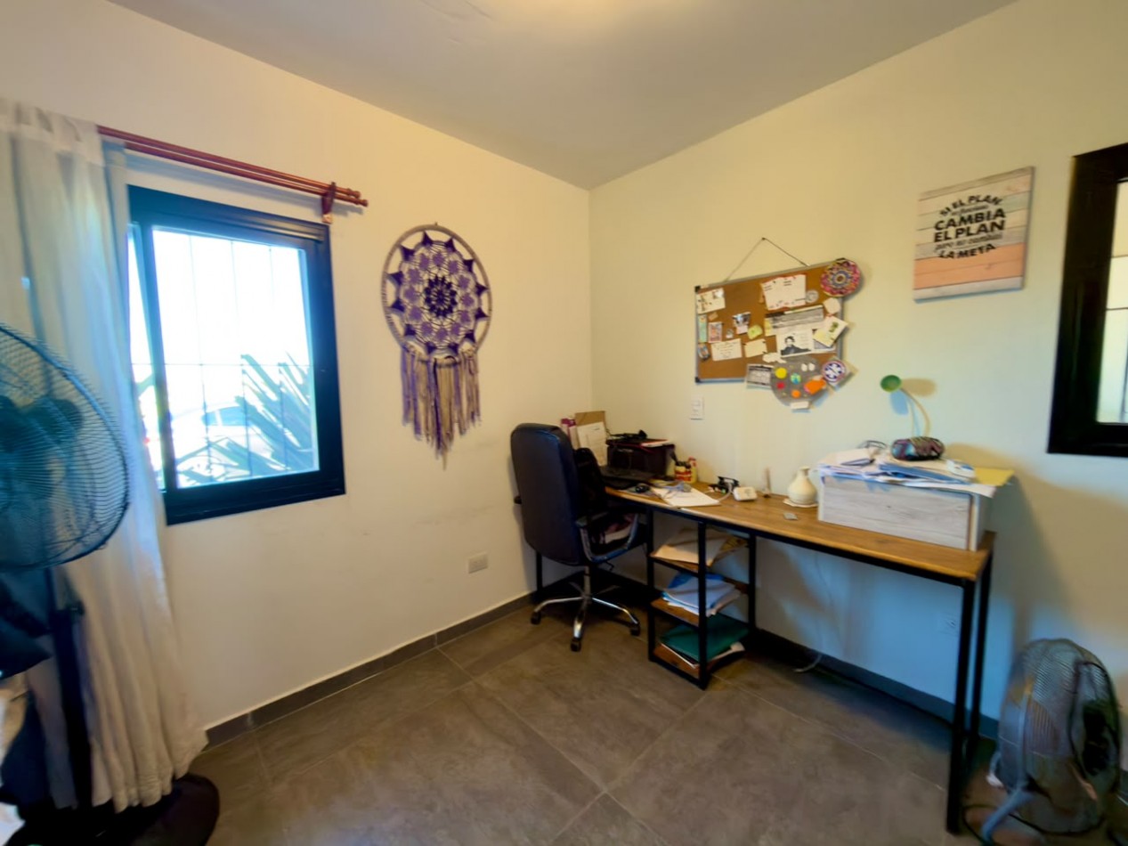 ALQUILER | CASA EN LA TOSCANA DE DOS DORMITORIOS + COCHERA 