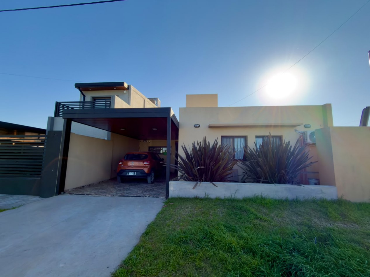 ALQUILER | CASA EN LA TOSCANA DE DOS DORMITORIOS + COCHERA 