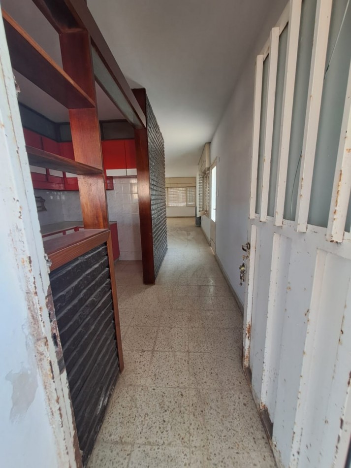 Sarmiento 400, Acebal - Casa de 3 dormitorios con garage, patio de invierno y parrillero