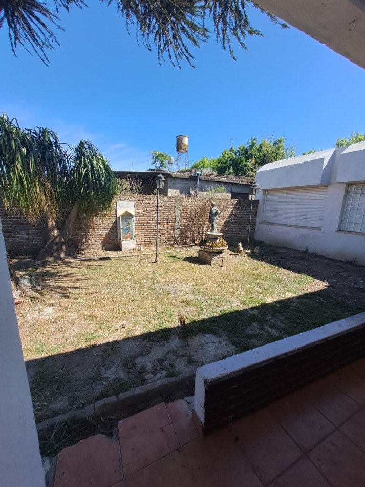 Sarmiento 400, Acebal - Casa de 3 dormitorios con garage, patio de invierno y parrillero