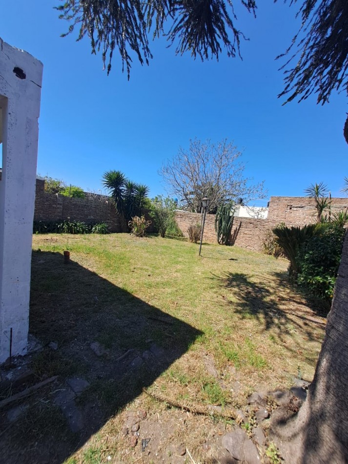 Sarmiento 400, Acebal - Casa de 3 dormitorios con garage, patio de invierno y parrillero