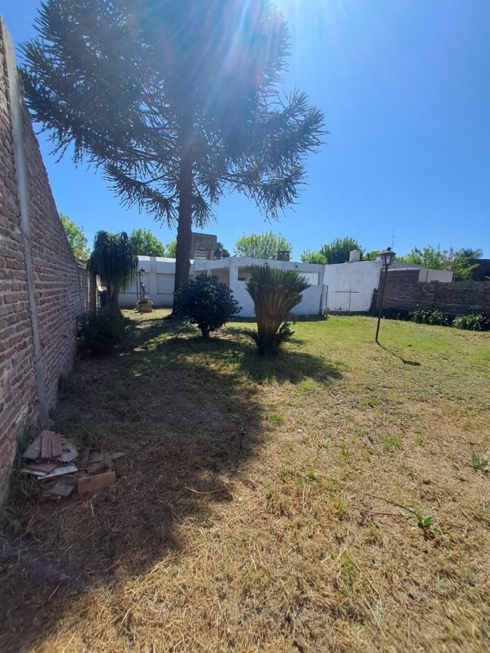 Sarmiento 400, Acebal - Casa de 3 dormitorios con garage, patio de invierno y parrillero