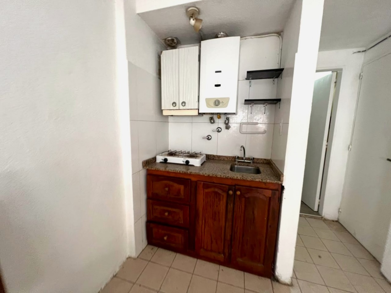 Suipacha 300, departamento 1 dormitorio. 