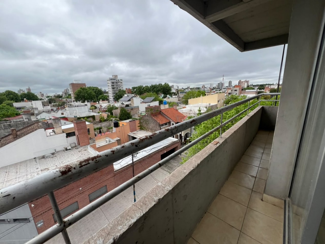 Ferreyra 900, esquina reconquista, dos dormitorios, luminoso, arroyito.