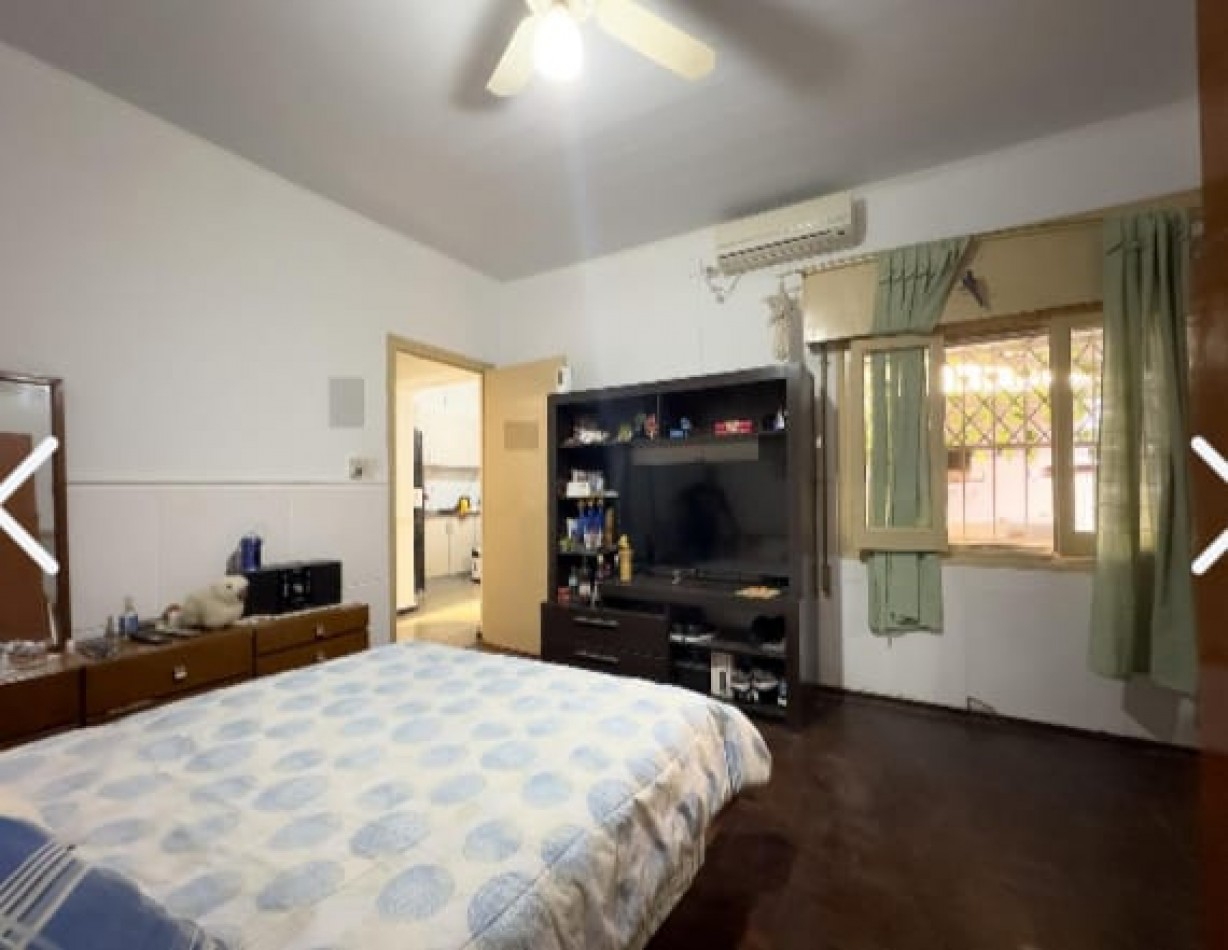 Casa Navarro 6900, Belgrano. 2 dormitorios + departamento independiente en venta 