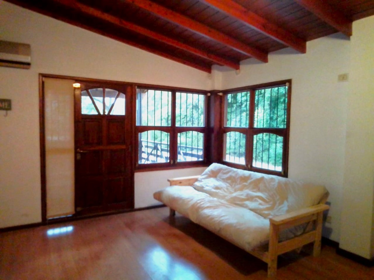 Funes, Castelli 1200, 4 dormitorios 900 m2. Inmejorable Zona.