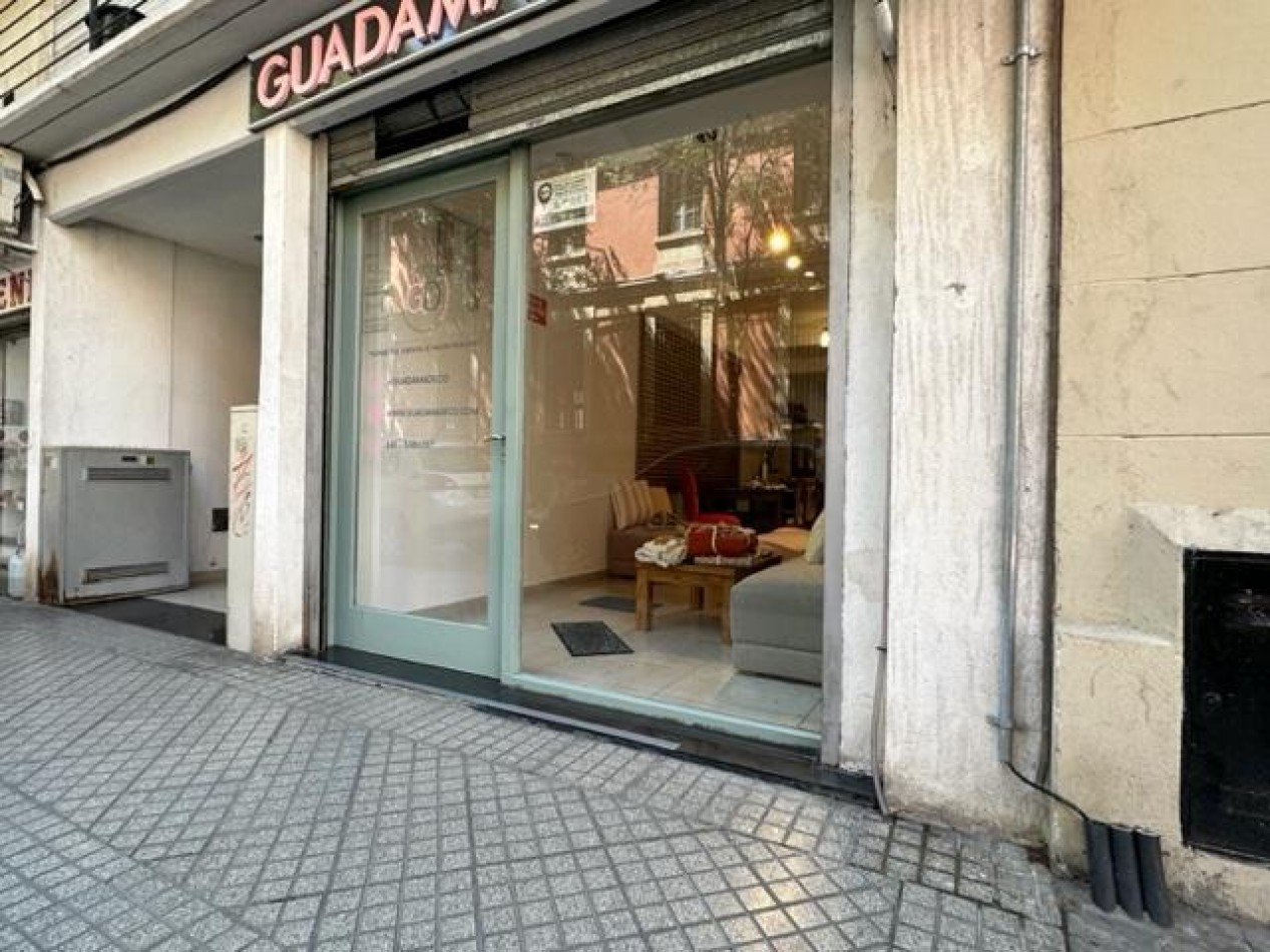 Jujuy 1600, Local Comercial, inmejorable ubicacion 