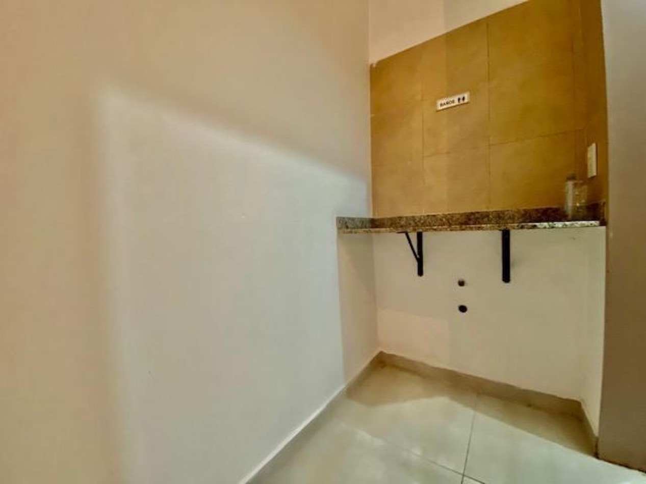 Jujuy 1600, Local Comercial, inmejorable ubicacion 
