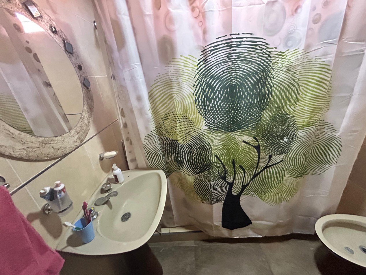 Barrio el Caramelo, ruta 18 antes del peaje, dos dormitorios, pileta, parrillero.