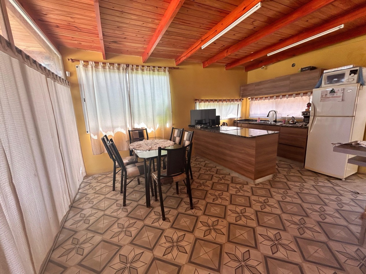 Barrio el Caramelo, ruta 18 antes del peaje, dos dormitorios, pileta, parrillero.