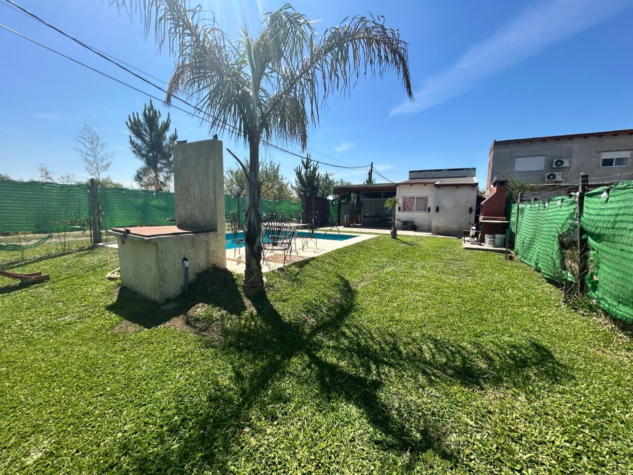 Barrio el Caramelo, ruta 18 antes del peaje, dos dormitorios, pileta, parrillero.