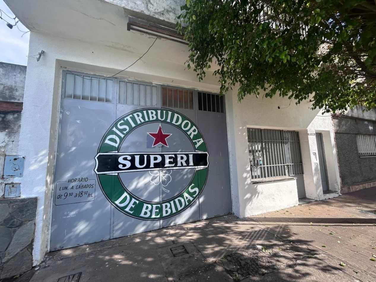 Superi 1500, Esquina Union, galpon + local, mas departamento en planta alta de 2 dormitorios.