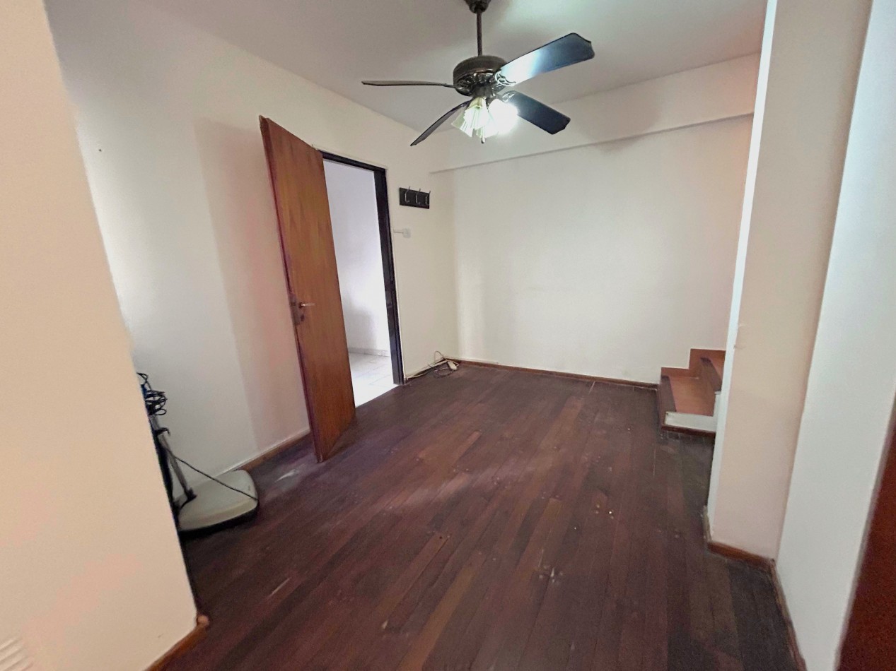 Jujuy 1900. Retasada, Propiedad de pasillo, Duplex 2 dormitorios con Terraza exclusiva