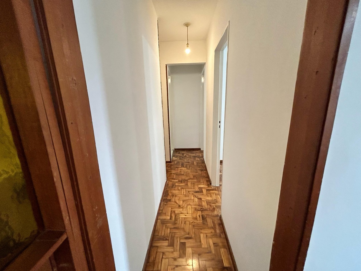 Juan Manuel de Rosas 1400, un dormitorio mas comodin, cocina separada.