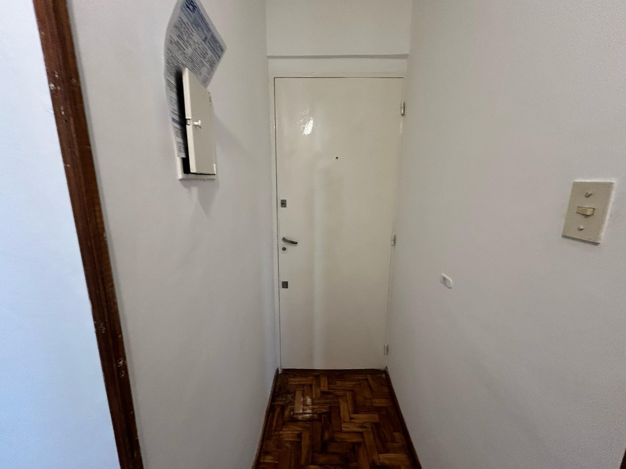 Juan Manuel de Rosas 1400, un dormitorio mas comodin, cocina separada.
