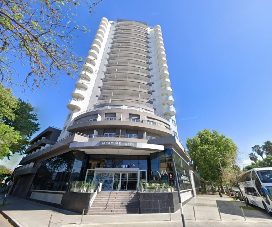 Av Rondeau 100, Hotel Mercure, una habitacion, piso 15, vista plena, excelente calidad. 