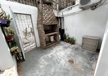 Pueyrredon 100, propiedad de pasillo, un dormitorio mas comodin, patio con parrillero, excelente zona