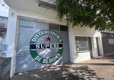 Superi 1500, Esquina Union, galpon + local, mas departamento en planta alta de 2 dormitorios.