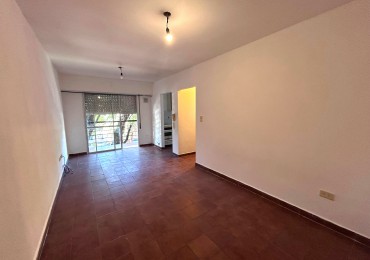 Av Francia 400, excelente oportunidad, muy buen estado, un dormitorio.