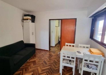 Virasoro 1900, un dormitorio, segundo piso escalera.