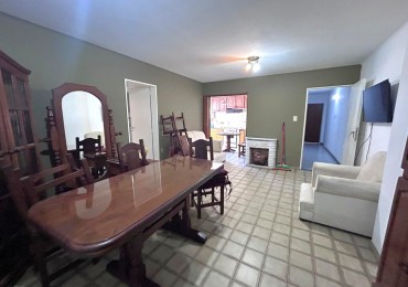 Urquiza 3500, departamento dos dormitorios, amueblado, balcon amplio, contrafrente. 