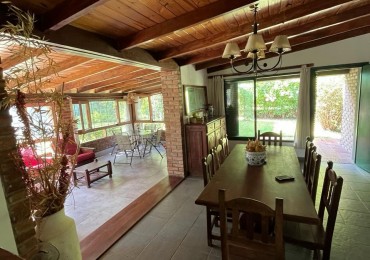  Casa en Venta - Calle Colombia al 100, Roldan, 1200 m2 terreno.