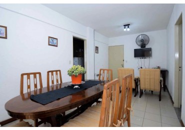 Zeballos 1900, excelente ubicacion, zona centro, dos dormitorios.