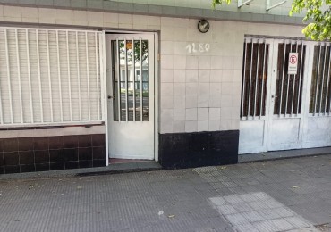 Av Nuestra Señora del Rosario 1200, casa de 6 dormitorios, amplia propiedad.