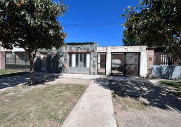 Fray Luis Beltran, Maipu 2200, casa 3 dormitorios + dos departamentos independientes.