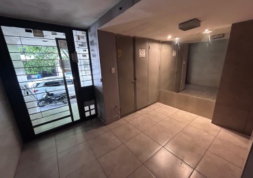 Urquiza 2000, departamento un dormitorio, primer piso. 