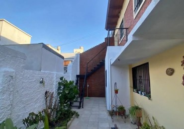 Junin 1200, propiedad interna, dos dormitorios, excelente estado.