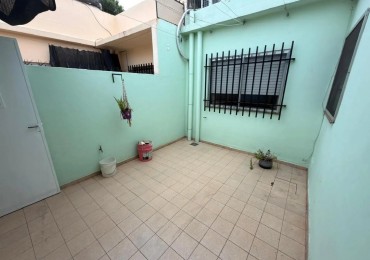 Hilarion Quintana 1200, propiedad de pasillo, 2 dormitorios, patio