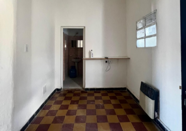 CASA EN ALQUILER,  CENTENO N° 1400, 1 DORMITORIO 