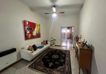 Sugasti 3400, casa de dos dormitorios + construccion a terminar.