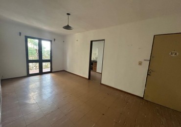 Ovidio Lagos 2800, dos dormitorios, amplio departamento, balcon. 