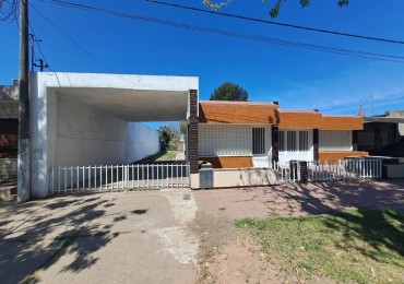 Sarmiento 400, Acebal - Casa de 3 dormitorios con garage, patio de invierno y parrillero